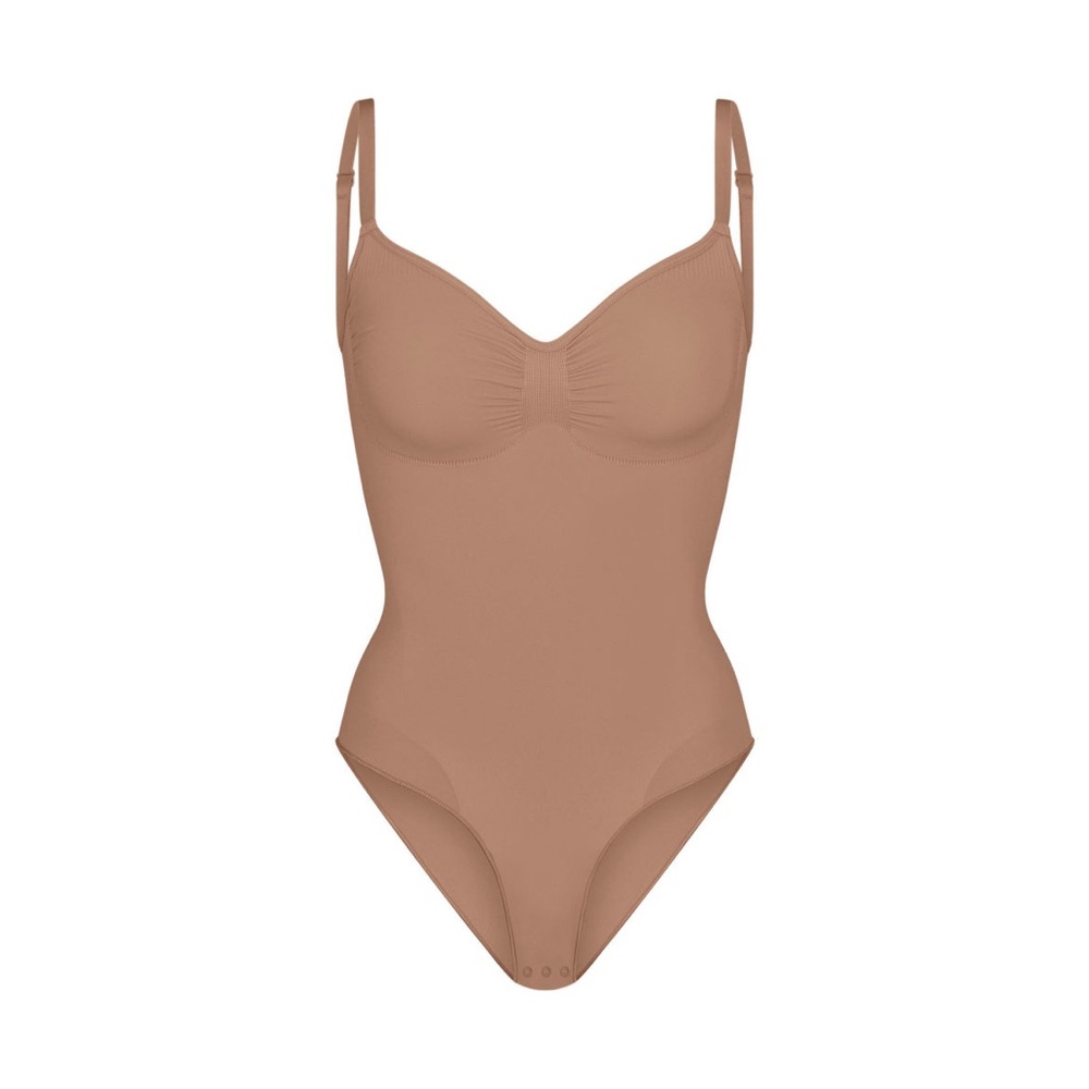 SKIMS SCULPTING BODYSUIT